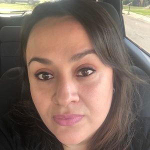 Meet your Posher, Yolanda